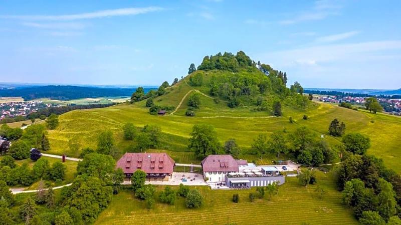 Hofgut Hohenkarpfen image