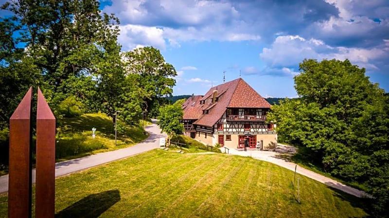 Hofgut Hohenkarpfen image