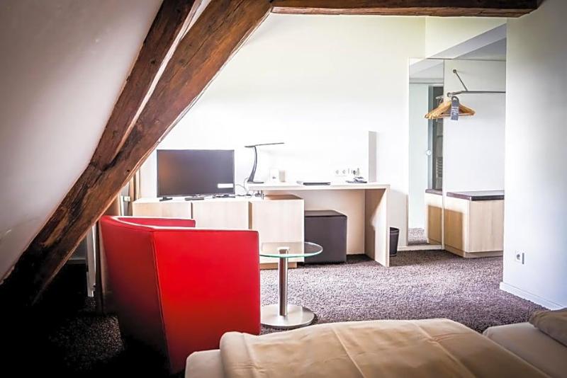 Hofgut Hohenkarpfen image