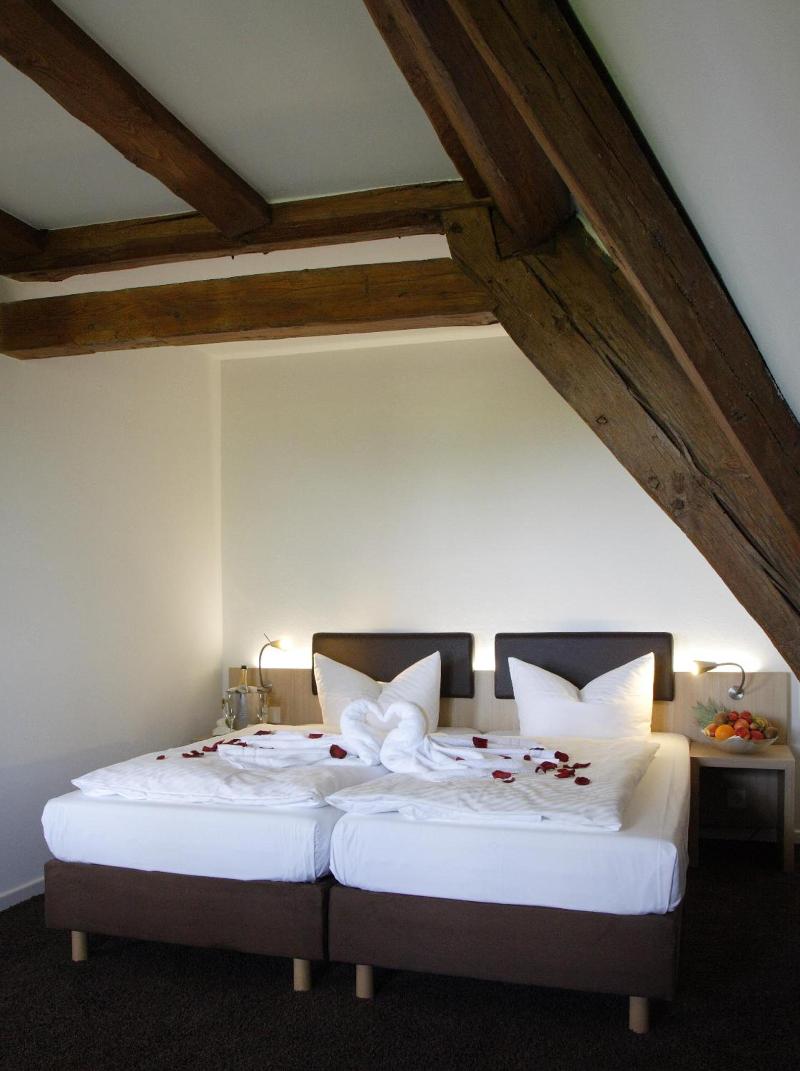 Hofgut Hohenkarpfen image