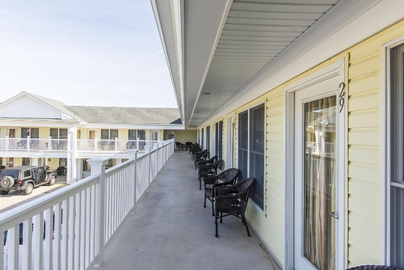 Madison Avenue Beach Club — photo 14
