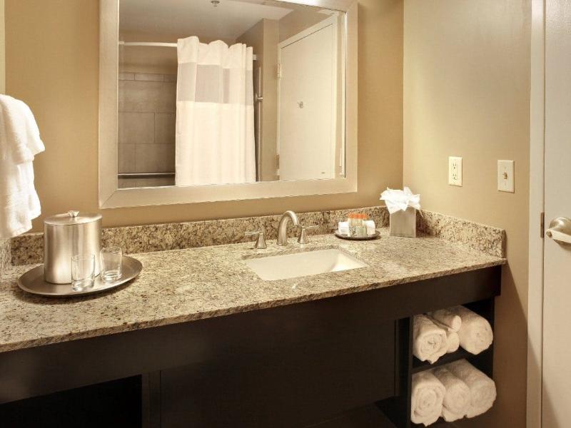 Isle Casino Hotel Bettendorf  image