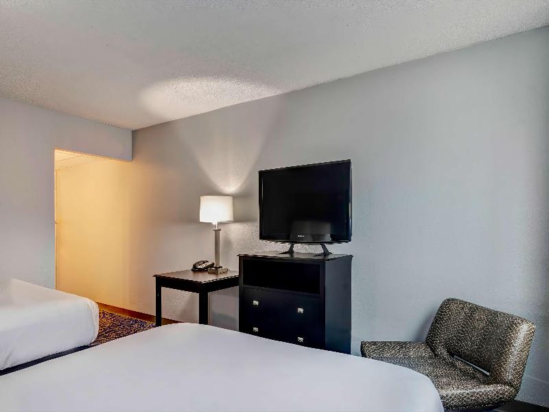 Motel 6 Arlington, TX - Entertainment District image