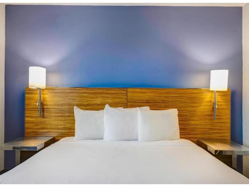 Motel 6 Arlington, TX - Entertainment District image