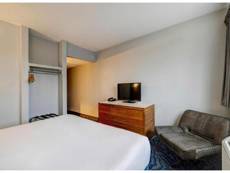 Motel 6 Arlington, TX - Entertainment District image