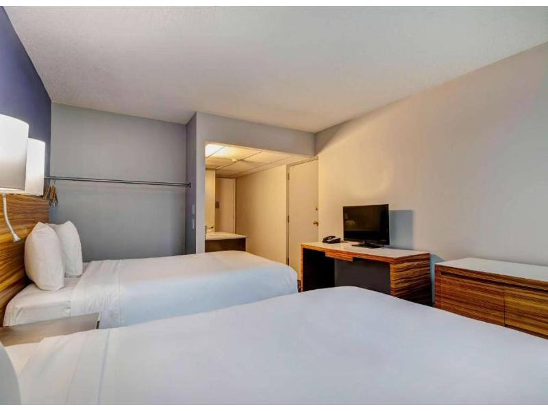 Motel 6 Arlington, TX - Entertainment District image