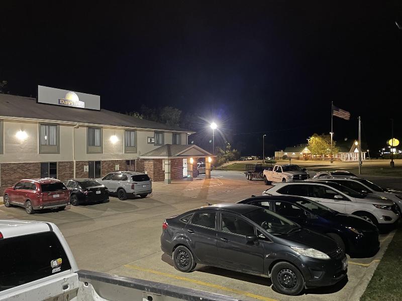 Days Inn by Wyndham Warrensburg image