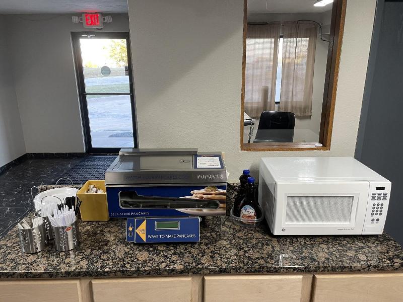 Days Inn by Wyndham Warrensburg image