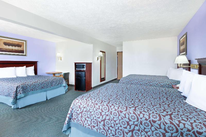 Days Inn by Wyndham Warrensburg image