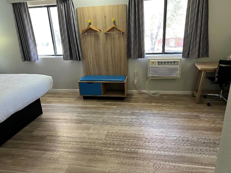 Days Inn by Wyndham Warrensburg image