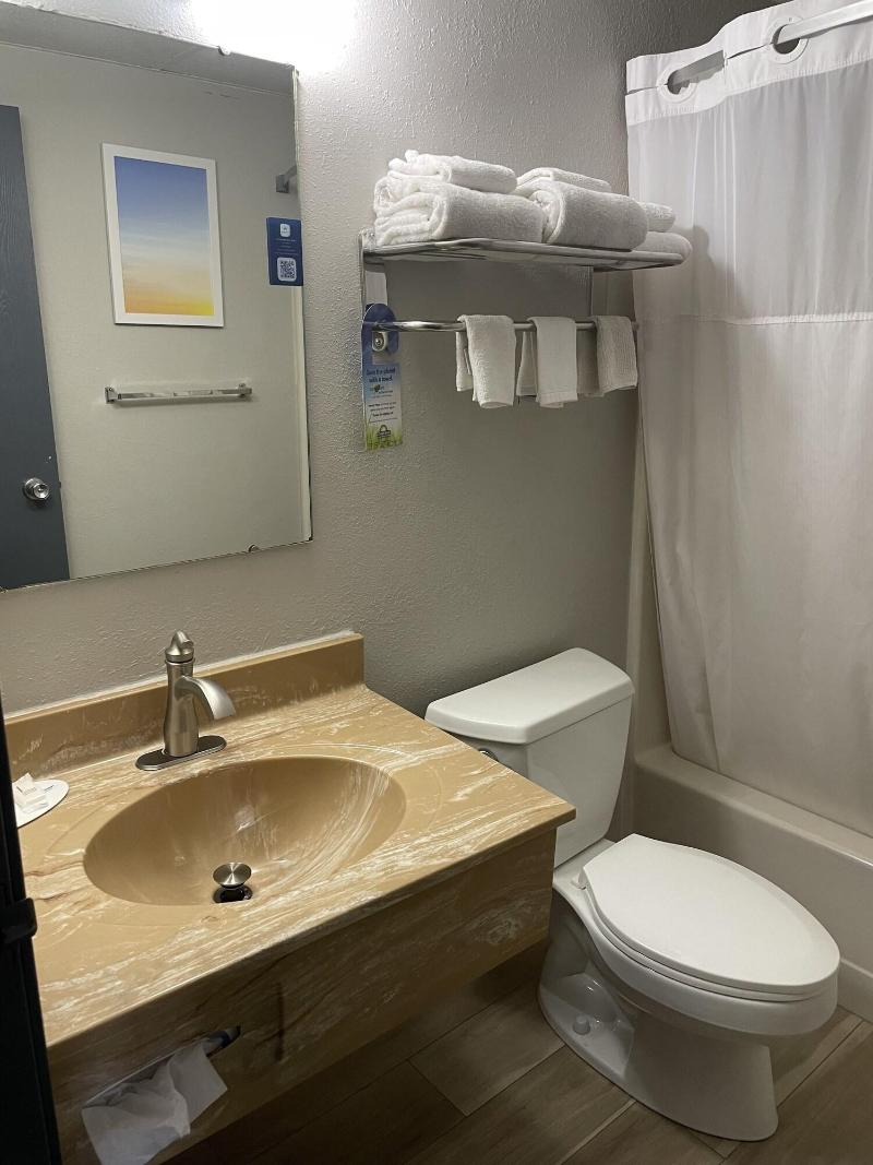 Days Inn by Wyndham Warrensburg image