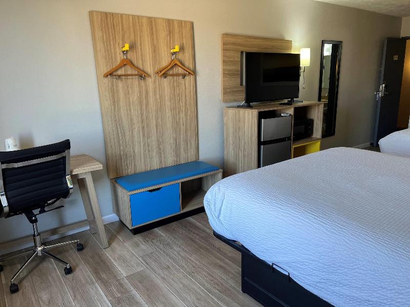 Days Inn by Wyndham Warrensburg image