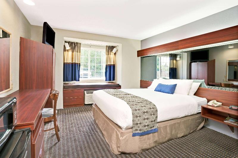 Microtel Inn & Suites By Wyndham Roseville/Detroi