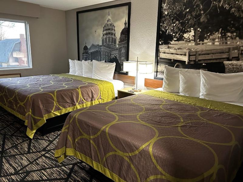 Super 8 by Wyndham Pella image