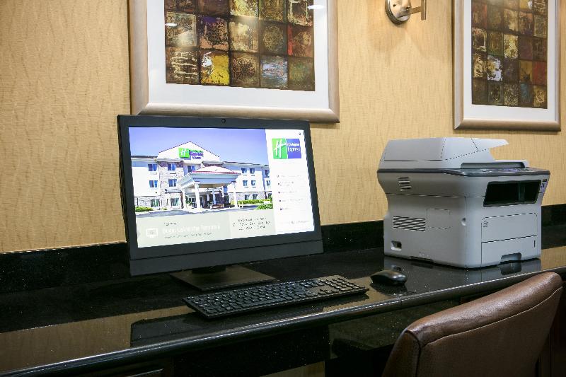 Holiday Inn Express & Suites Clinton image