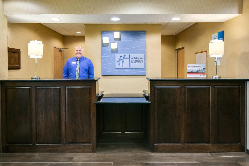 Holiday Inn Express & Suites Clinton image