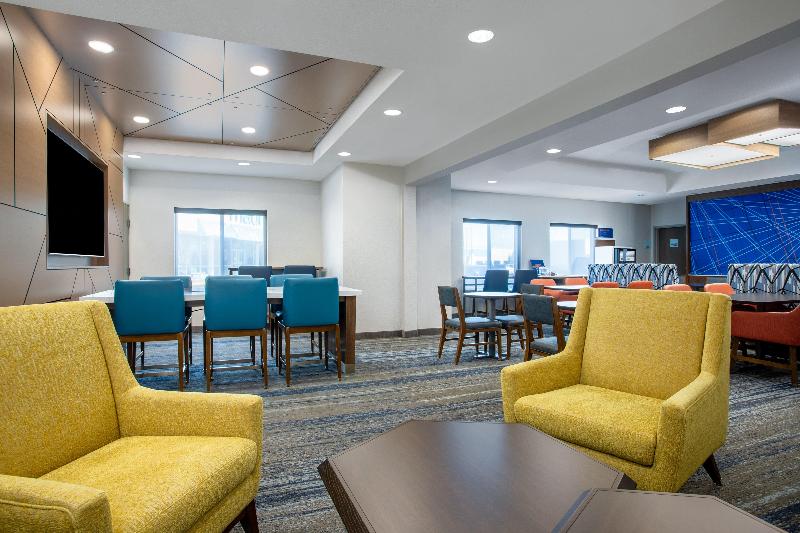 Holiday Inn Express & Suites Clinton image
