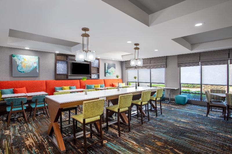 Holiday Inn Express & Suites Clinton image