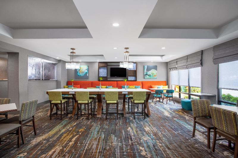 Holiday Inn Express & Suites Clinton image