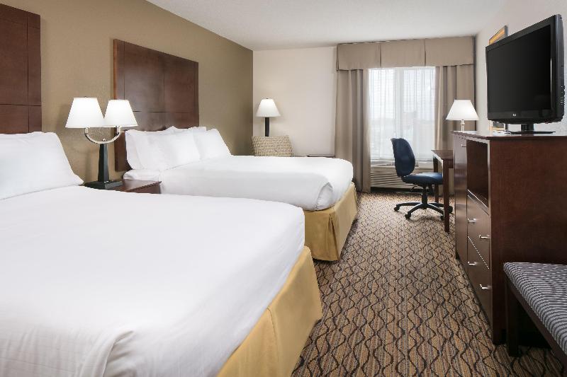 Holiday Inn Express & Suites Clinton image