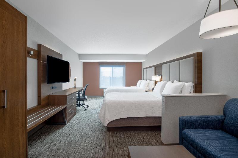 Holiday Inn Express & Suites Clinton image