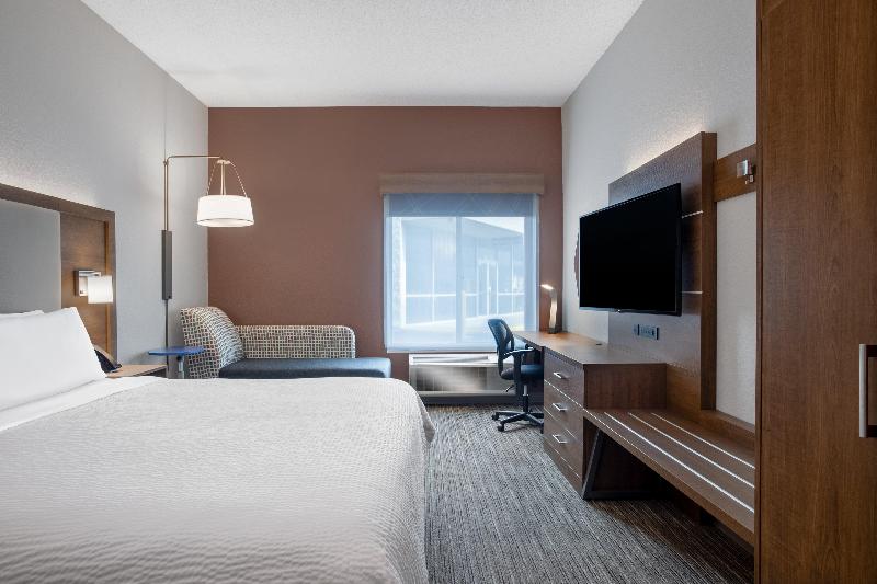 Holiday Inn Express & Suites Clinton image