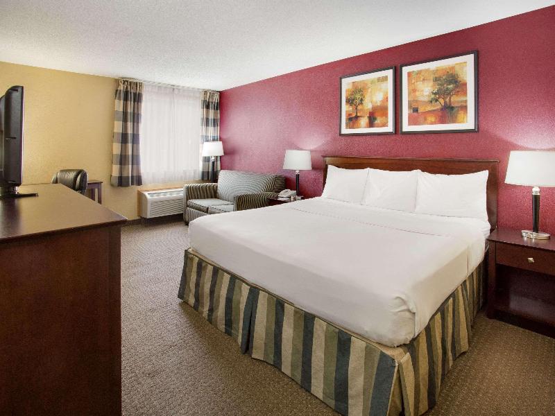 Ramada by Wyndham Bettendorf image