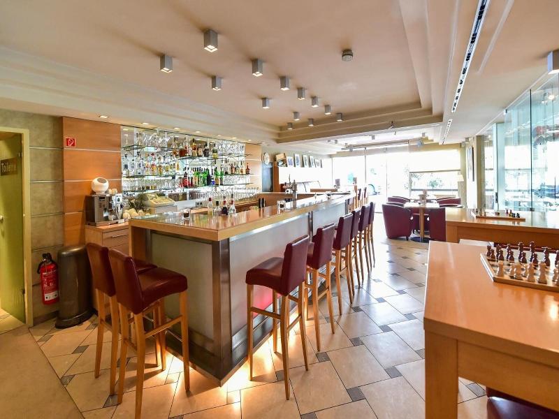 Stadthotel image