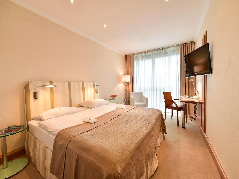 Stadthotel image