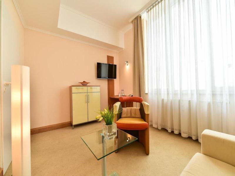 Stadthotel image