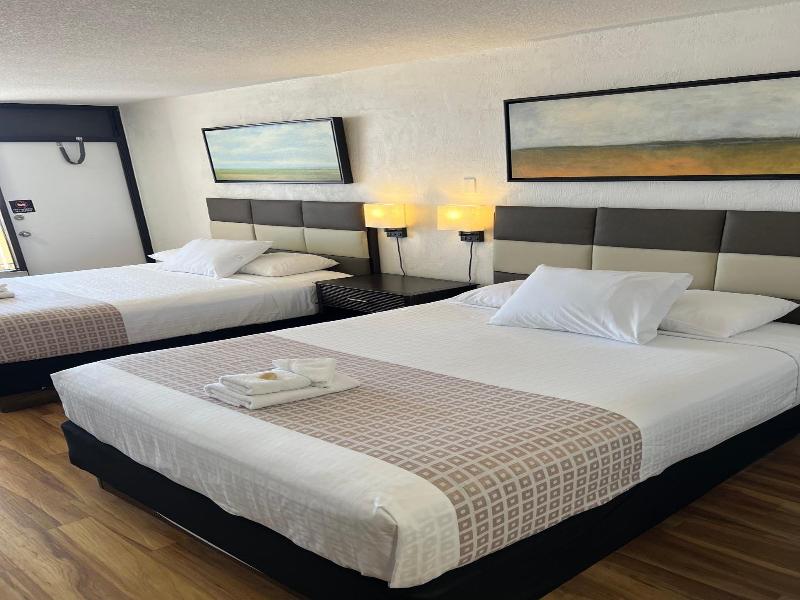 Flamingo Inn image