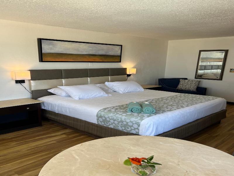 Flamingo Inn image