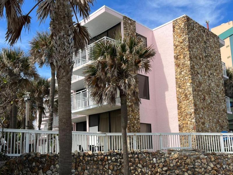 Flamingo Inn image