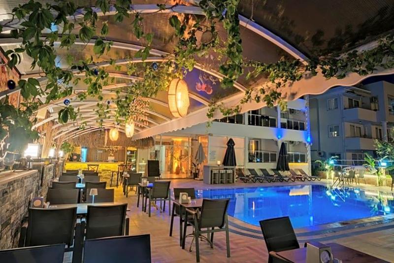 Moni Hotel — exterior view