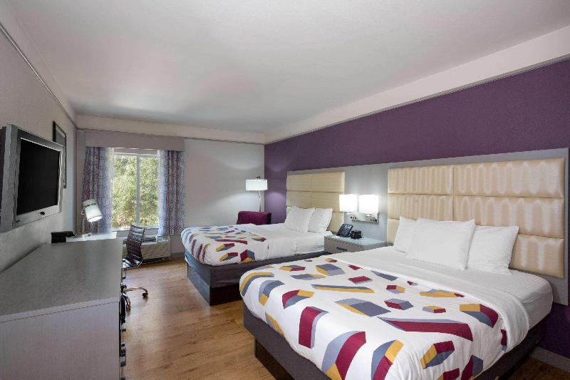 La Quinta Inn & Suites Daphne image