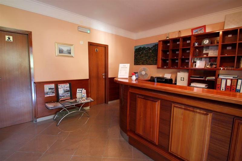 Villa Lanterna image