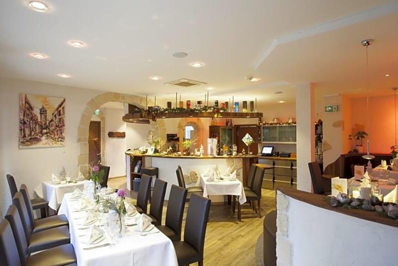 Hotel-Pension Am Schwanenteich image