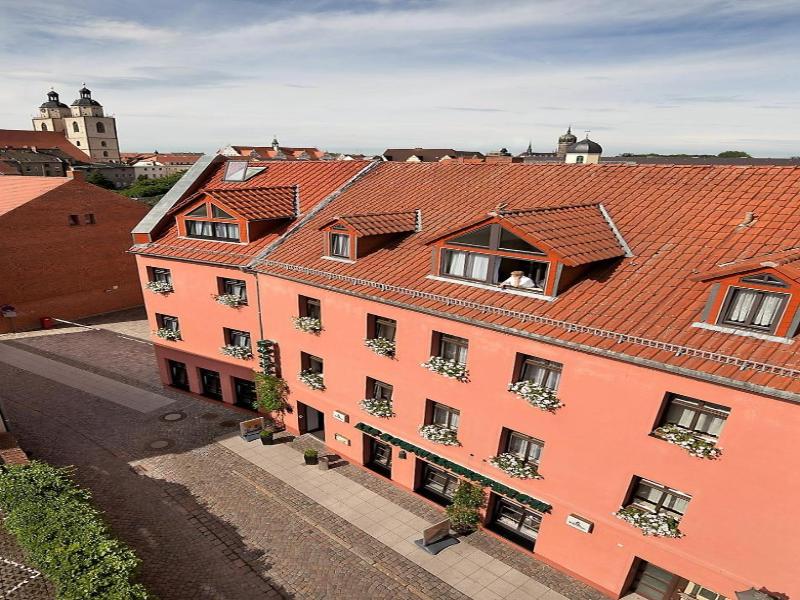 Hotel-Pension Am Schwanenteich image