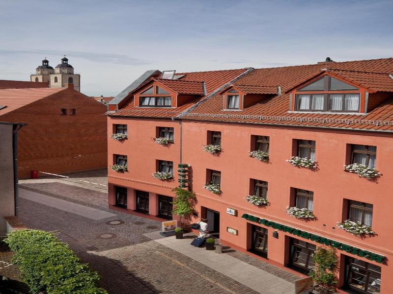Hotel-Pension Am Schwanenteich image