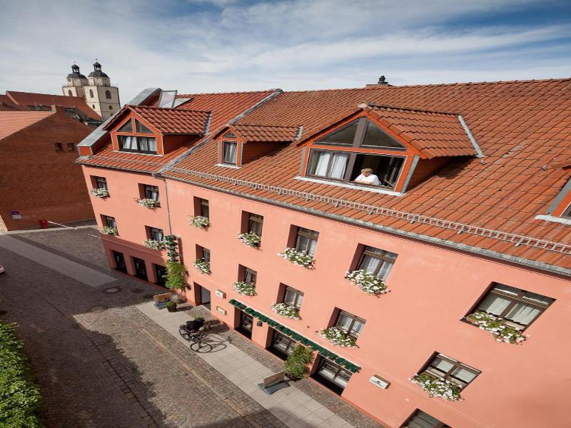 Hotel-Pension Am Schwanenteich image