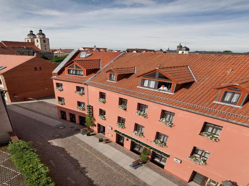 Hotel-Pension Am Schwanenteich image