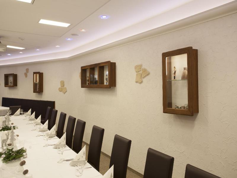 Hotel-Pension Am Schwanenteich image