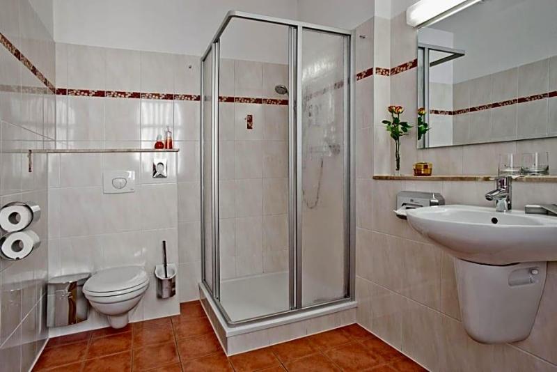 Hotel-Pension Am Schwanenteich image