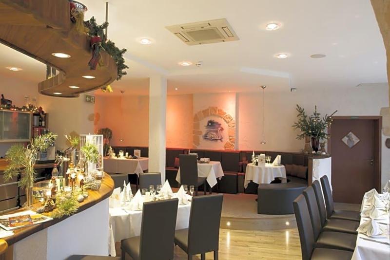 Hotel-Pension Am Schwanenteich image