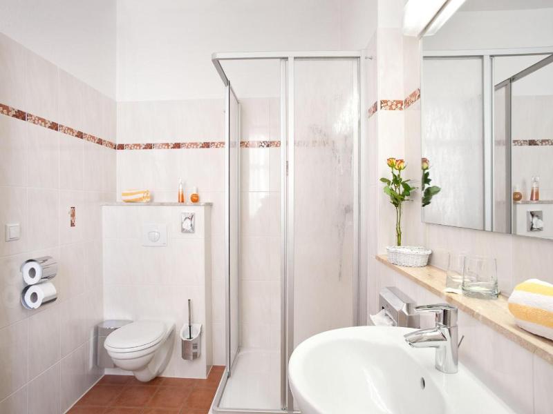 Hotel-Pension Am Schwanenteich image
