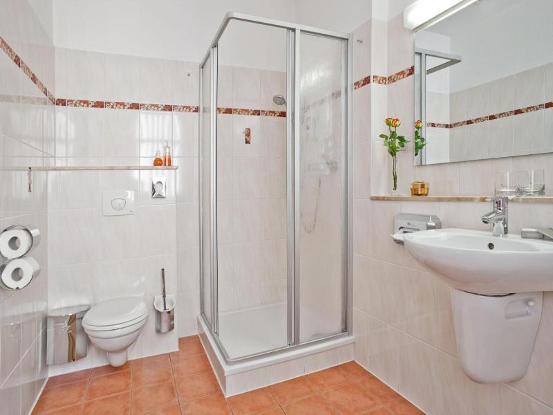 Hotel-Pension Am Schwanenteich image