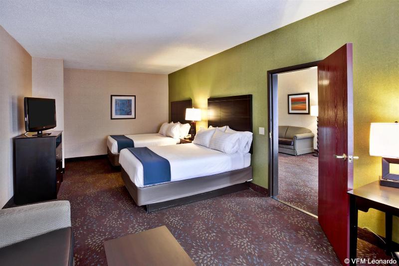 Holiday Inn Express & Suites Woodhaven photo 10