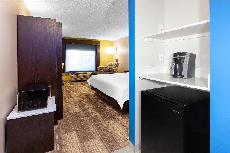 Holiday Inn Express & Suites Woodhaven image