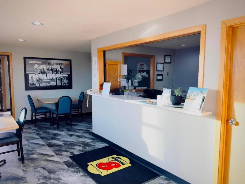Super 8 by Wyndham Belle Fourche SD image
