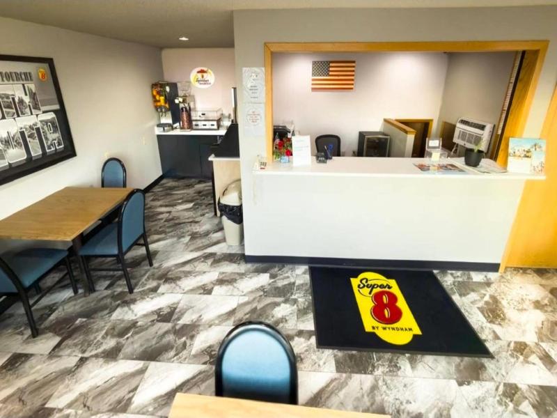Super 8 by Wyndham Belle Fourche SD image